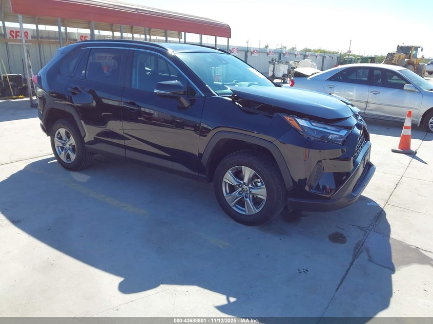 TOYOTA RAV4 XLE