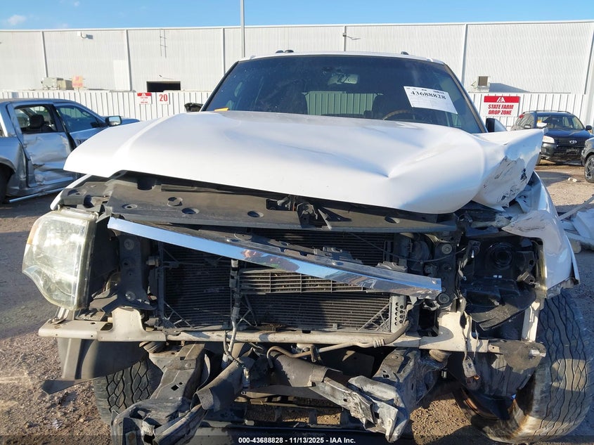 2014 Ford Expedition Limited VIN: 1FMJU1K55EEF18330 Lot: 43688828