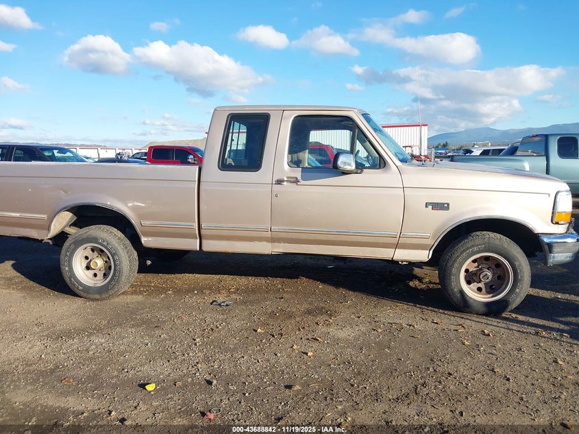 1992 Ford F150 VIN: 1FTEX14N3NKA67989 Lot: 43688842