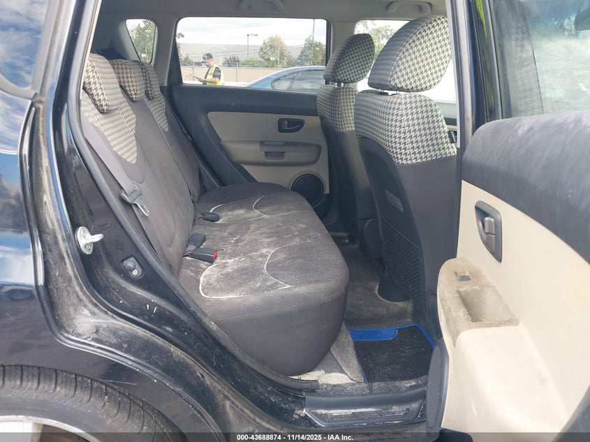 2010 Kia Soul ! VIN: KNDJT2A27A7028460 Lot: 43688874