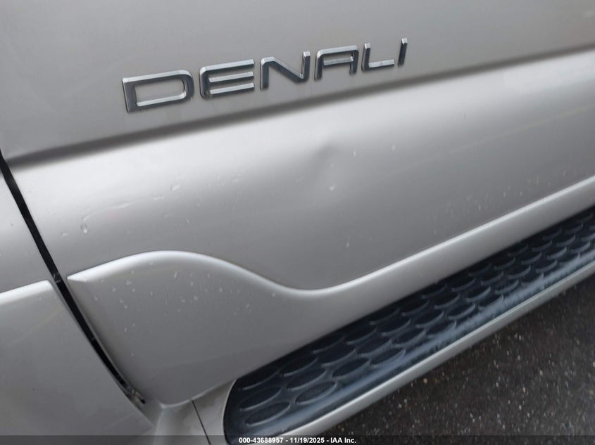 2005 GMC Yukon Denali VIN: 1GKEK63U45J116101 Lot: 43688957