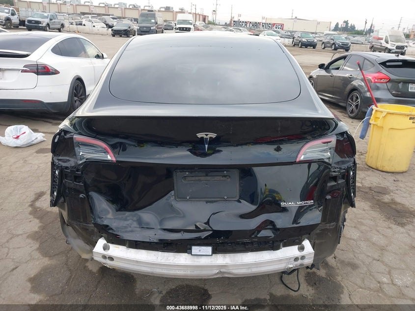 2022 Tesla Model Y Performance Dual Motor All-Wheel Drive VIN: 7SAYGDEF1NF404536 Lot: 43688998