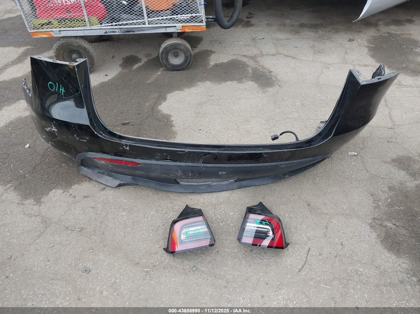 2022 Tesla Model Y Performance Dual Motor All-Wheel Drive VIN: 7SAYGDEF1NF404536 Lot: 43688998