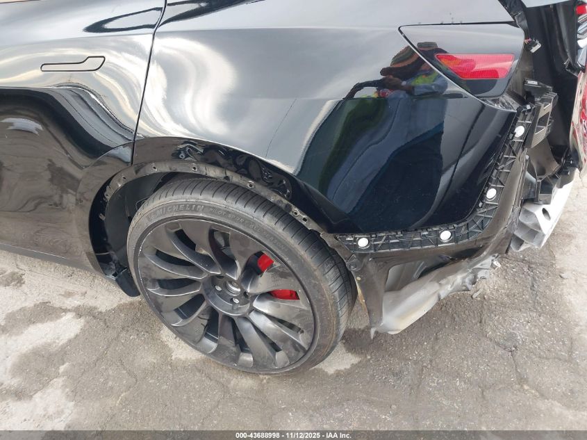 2022 Tesla Model Y Performance Dual Motor All-Wheel Drive VIN: 7SAYGDEF1NF404536 Lot: 43688998