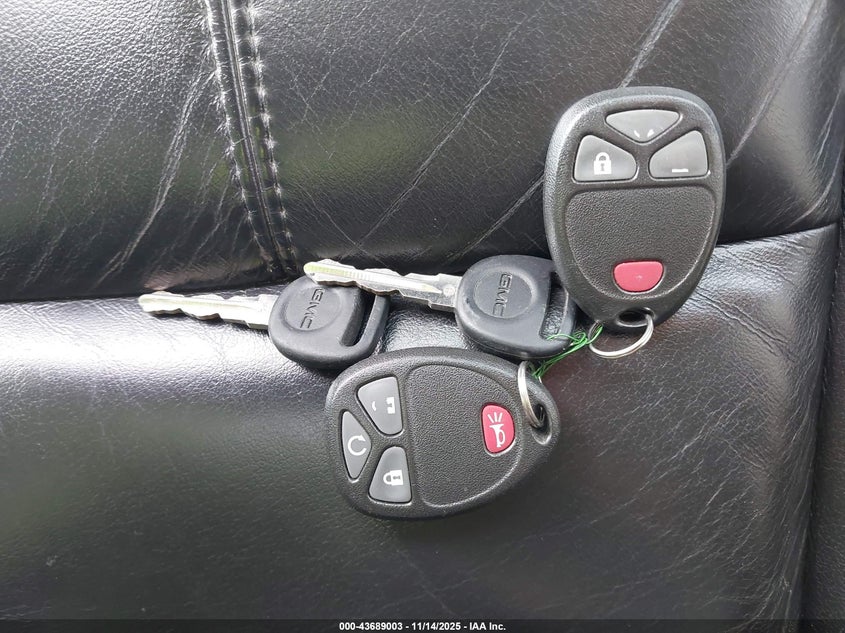 2007 GMC Sierra 1500 Denali VIN: 2GTEK638271638253 Lot: 43689003