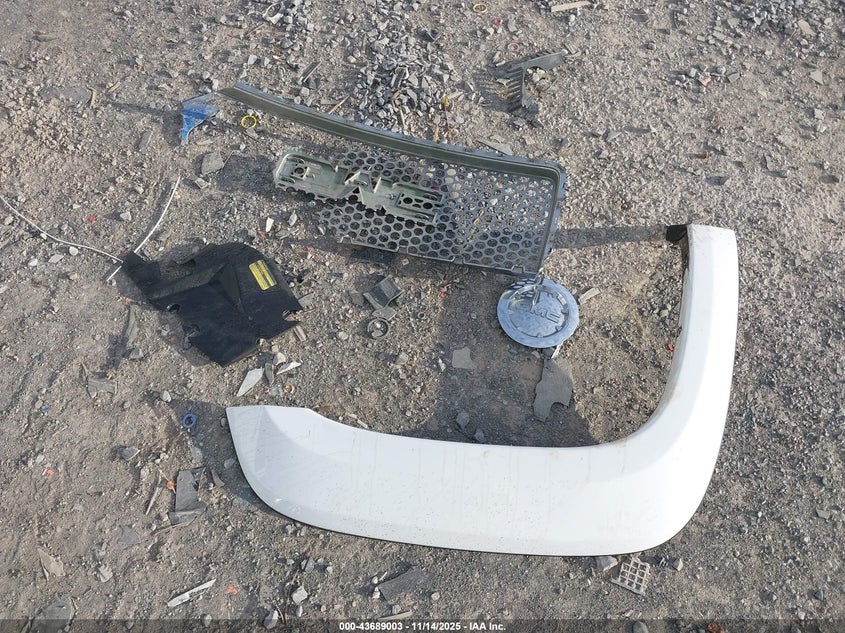 2007 GMC Sierra 1500 Denali VIN: 2GTEK638271638253 Lot: 43689003