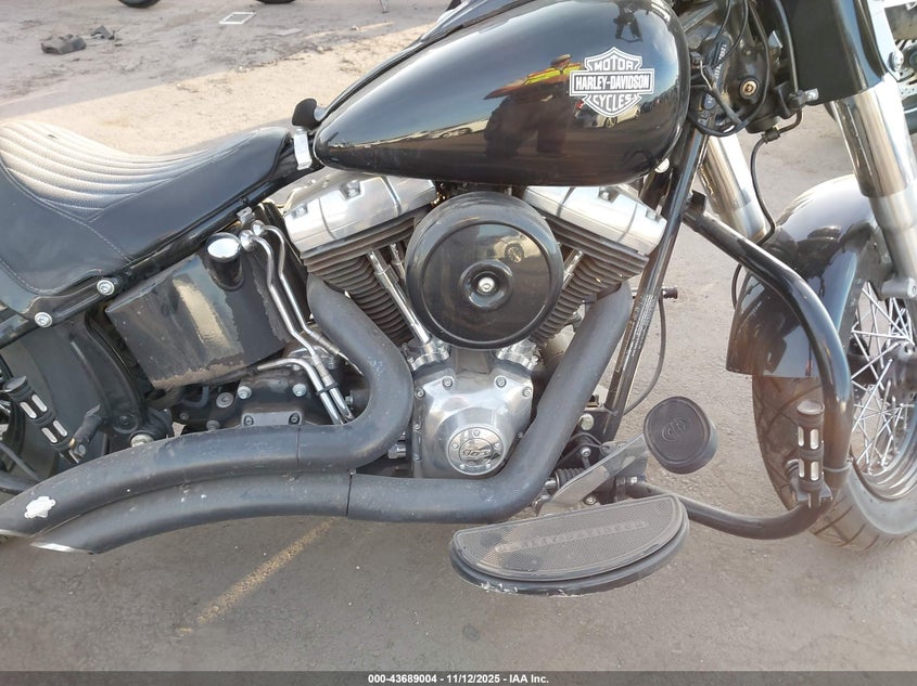 2013 Harley-Davidson Fls Softail Slim VIN: 1HD1JRV18DB033232 Lot: 43689004
