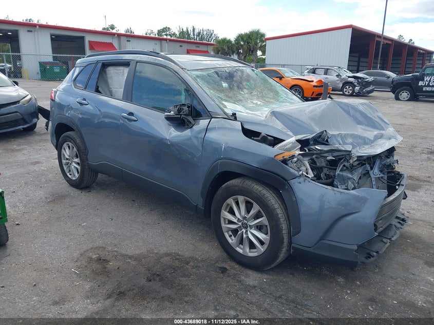 TOYOTA COROLLA CROSS LE