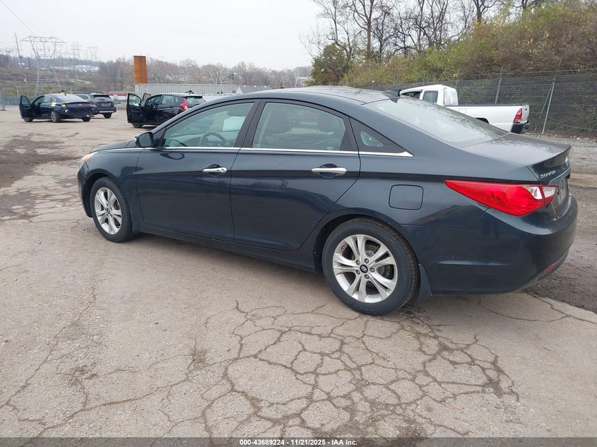 5NPEC4ACXCH363152 2012 HYUNDAI SONATA photo no. 3