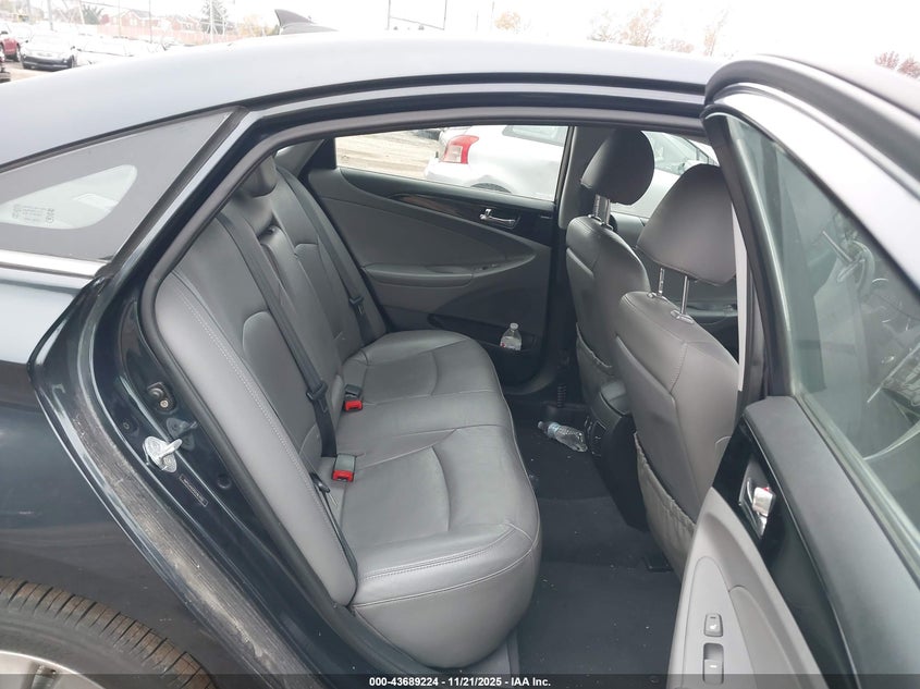 5NPEC4ACXCH363152 2012 HYUNDAI SONATA photo no. 8