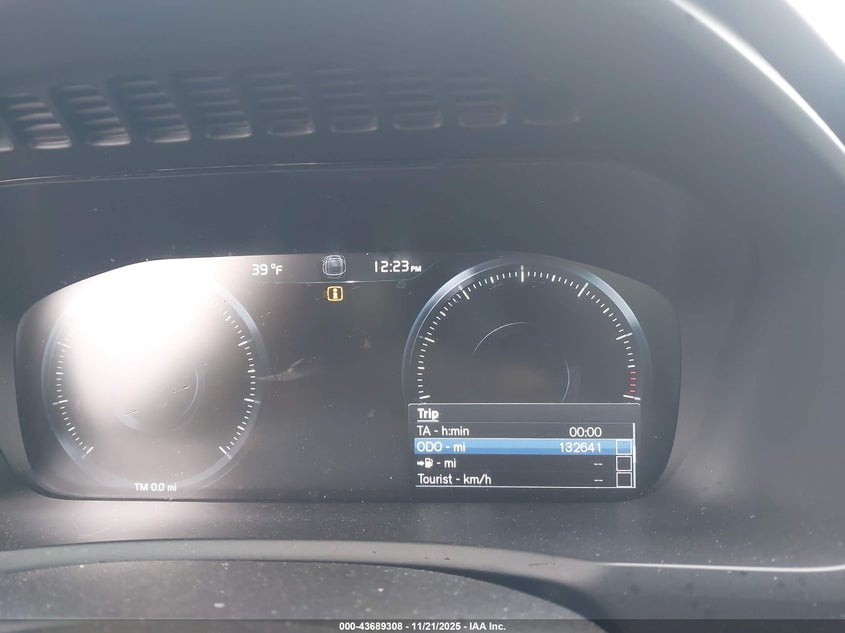 2017 Volvo Xc90 T6 Momentum VIN: YV4A22PK6H1187801 Lot: 43689308