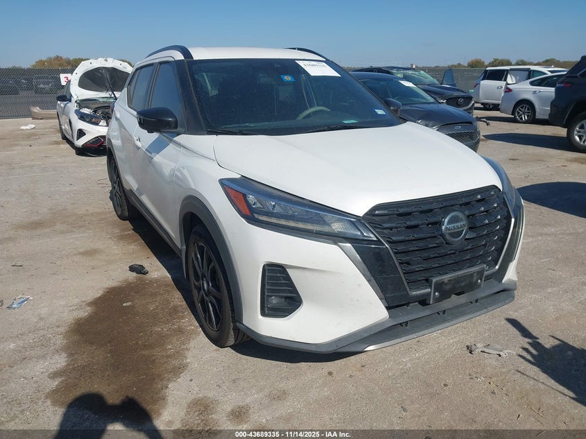 NISSAN KICKS SR XTRONIC CVT