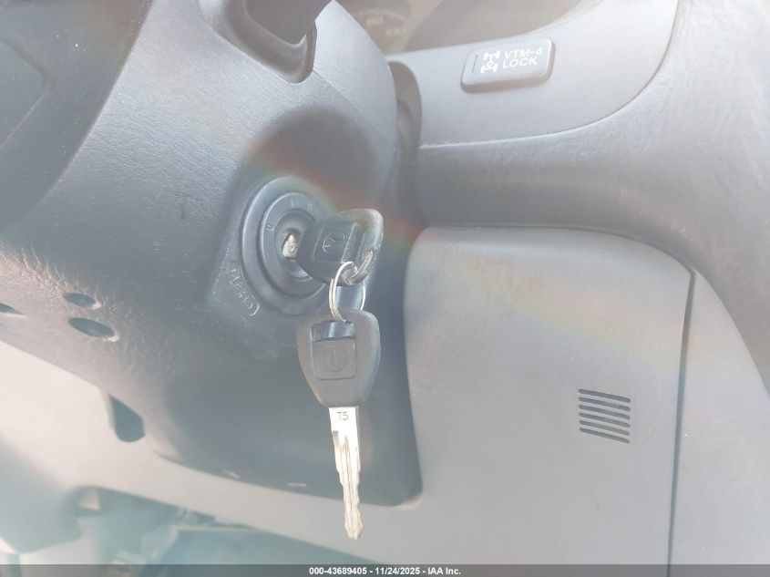 2005 Acura Mdx VIN: 2HNYD18805H529369 Lot: 43689405