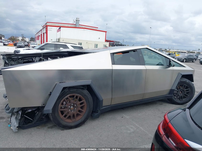 2024 Tesla Cybertruck All-Wheel Drive VIN: 7G2CEHED0RA028785 Lot: 43689424