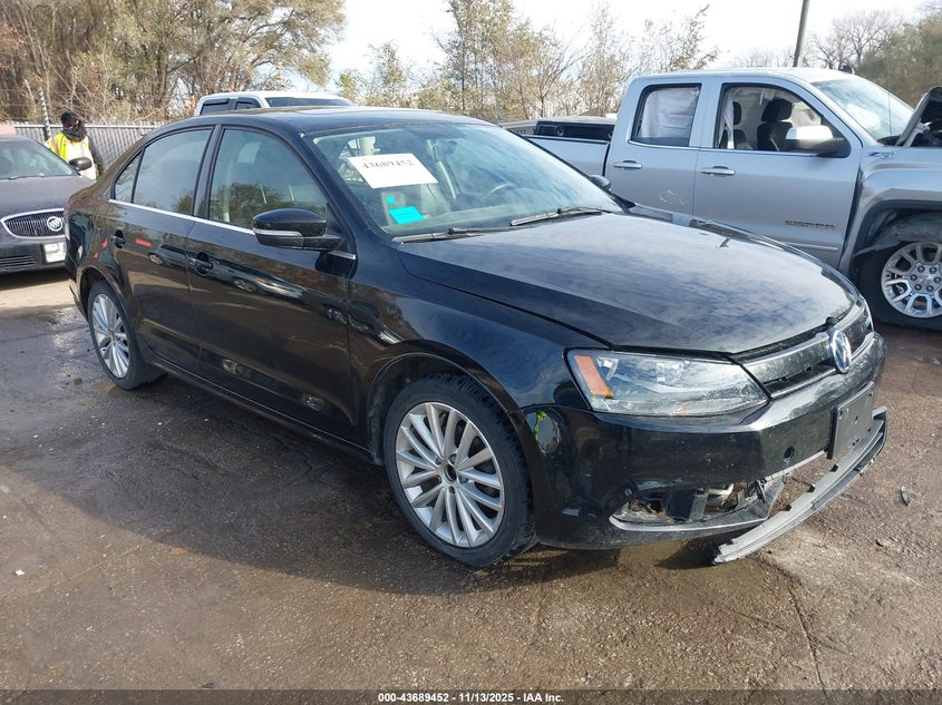 2013 VOLKSWAGEN JETTA 2.5L SEL - 3VWLX7AJ0DM369112