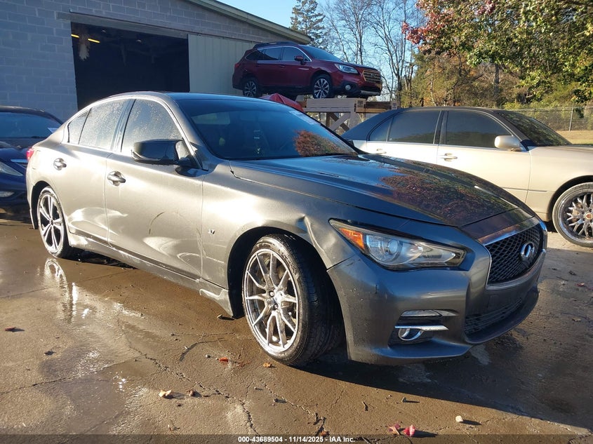 INFINITI Q50 PREMIUM