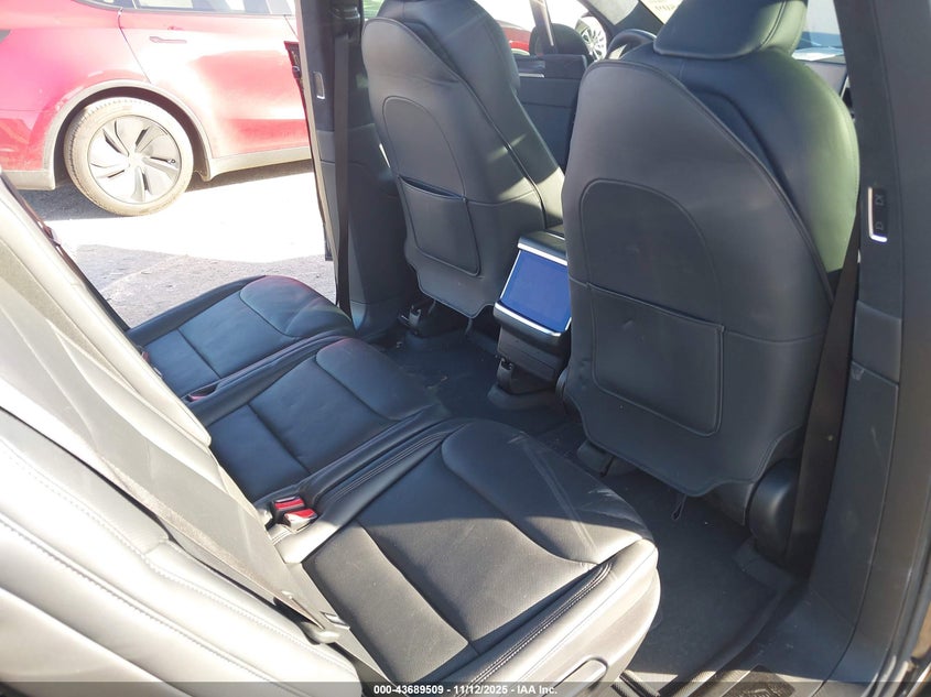 2022 Tesla Model X Dual Motor All-Wheel Drive VIN: 7SAXCAE52NF345378 Lot: 43689509