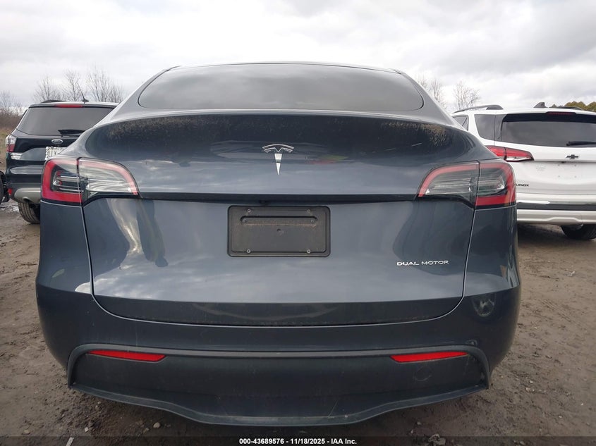 2023 Tesla Model Y Awd/Long Range Dual Motor All-Wheel Drive VIN: 7SAYGDEE1PA067194 Lot: 43689576
