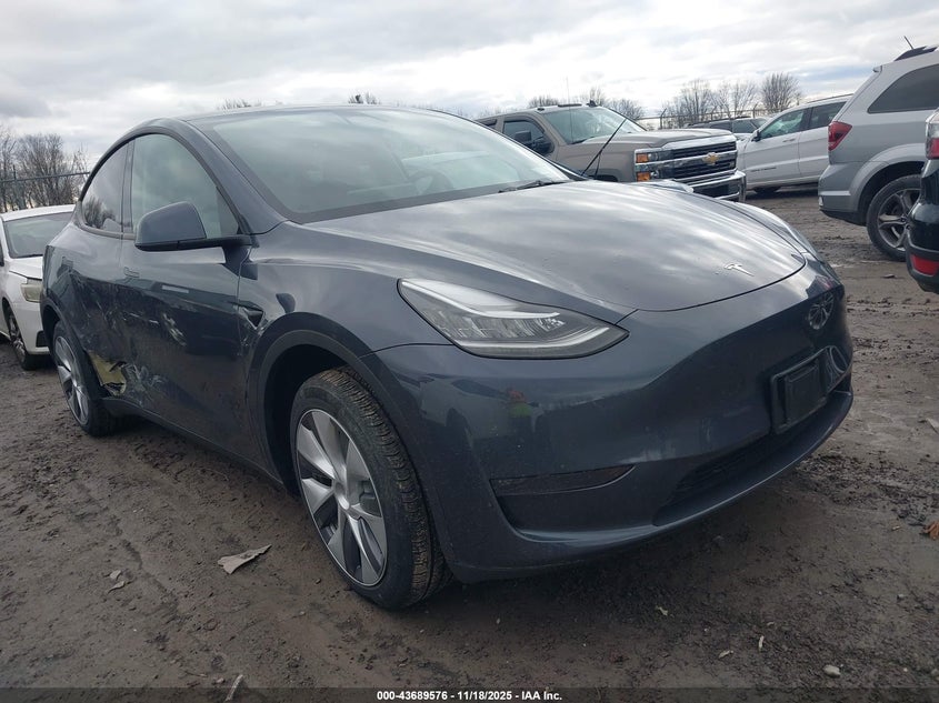 TESLA MODEL Y 2023. Lot# 43689576. VIN 7SAYGDEE1PA067194. Photo 1