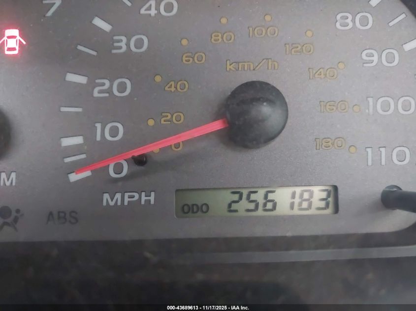 2004 Toyota Sequoia Limited V8 VIN: 5TDBT48A14S211280 Lot: 43689613