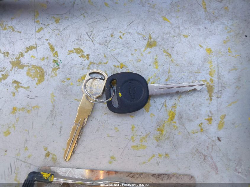 2000 Chevrolet Silverado 1500 Ls VIN: 2GCEC19V1Y1369189 Lot: 43689684