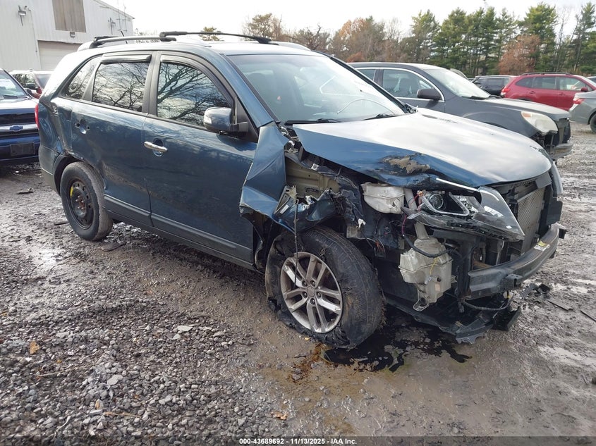 2014 KIA SORENTO LX - 5XYKT3A68EG441879