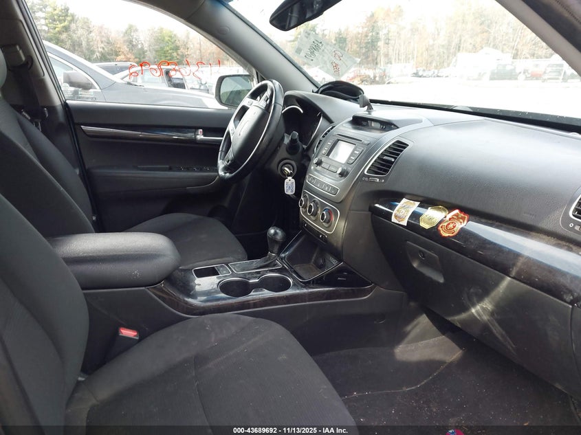 2014 KIA SORENTO LX - 5XYKT3A68EG441879