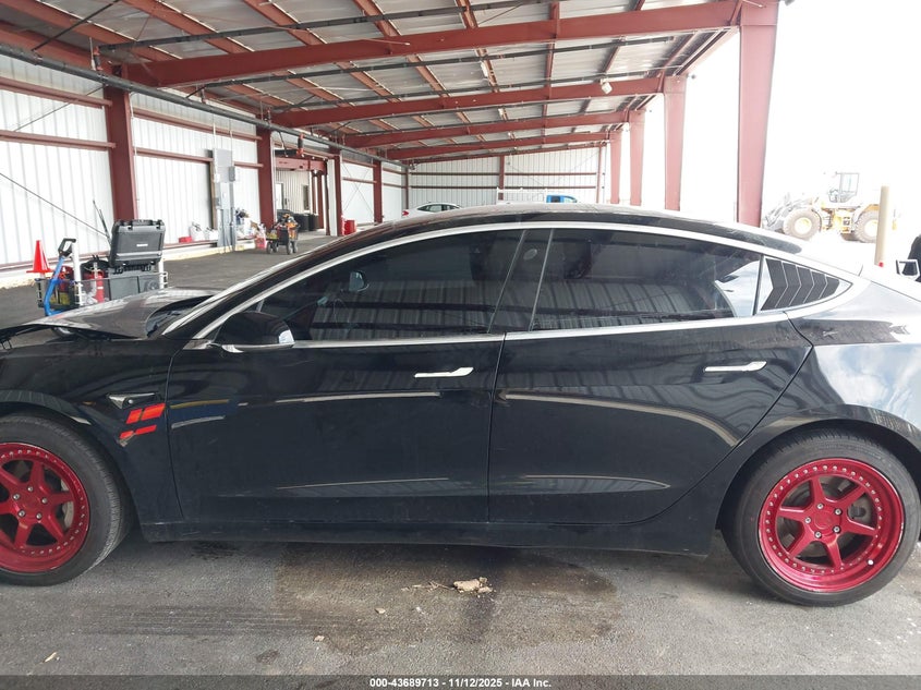2018 Tesla Model 3 Long Range/Mid Range VIN: 5YJ3E1EA7JF062827 Lot: 43689713