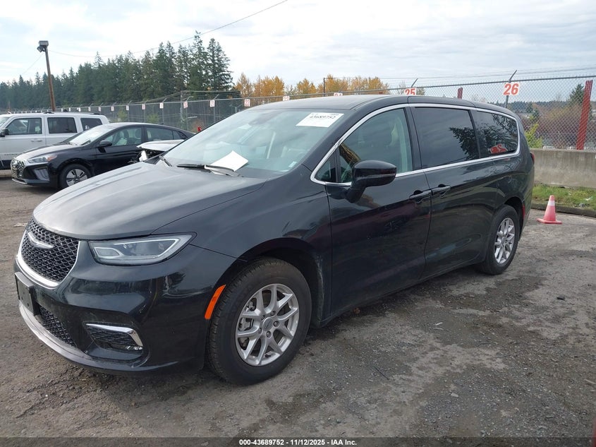 2023 Chrysler Pacifica Touring L VIN: 2C4RC1BG8PR631948 Lot: 43689752