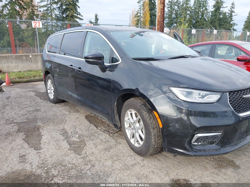 2023 Chrysler Pacifica Touring L VIN: 2C4RC1BG8PR631948 Lot: 43689752