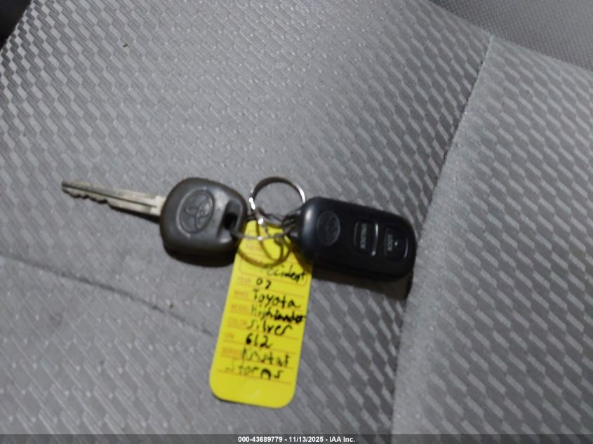 2007 Toyota Highlander V6 VIN: JTEEP21A670198612 Lot: 43689779