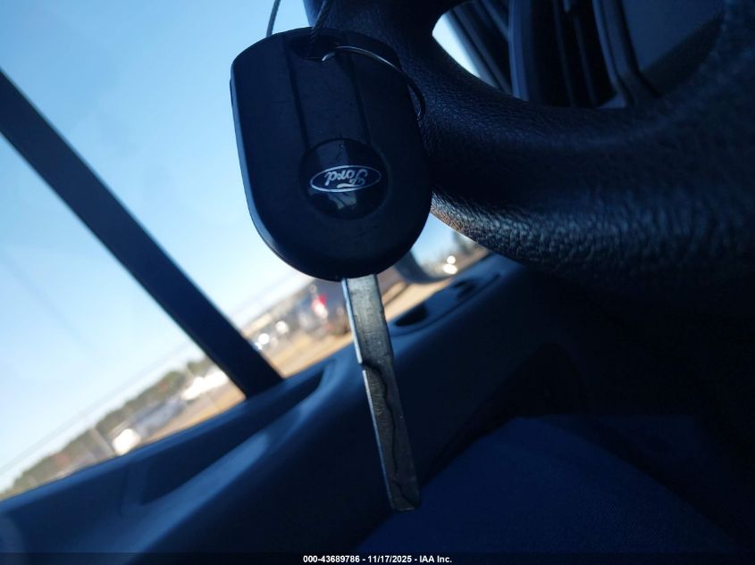 2015 Ford Transit-250 VIN: 1FTNR3XM2FKA17370 Lot: 43689786