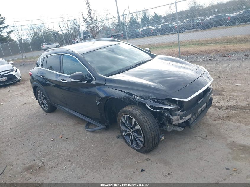 INFINITI QX30 PREMIUM