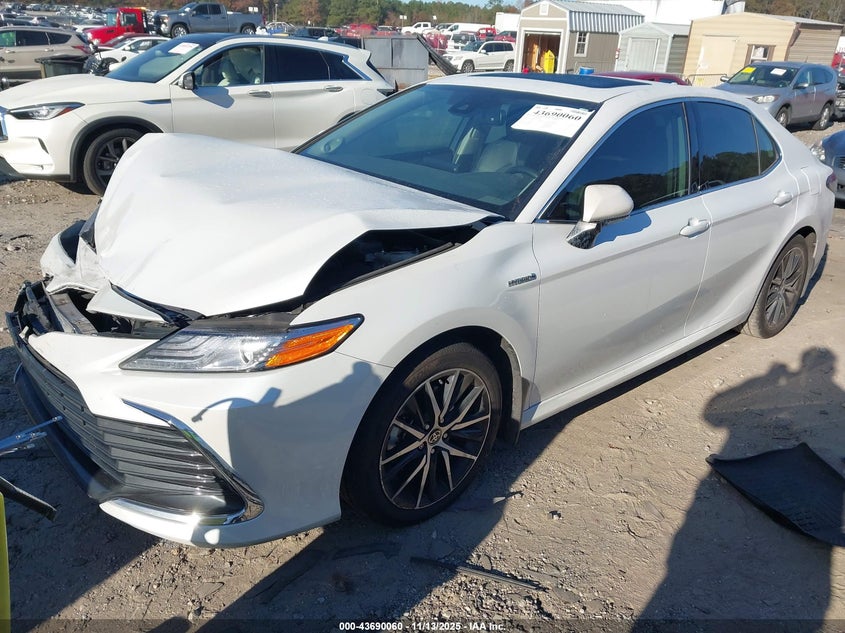 4T1F31AK6MU557528 2021 TOYOTA CAMRY photo no. 2