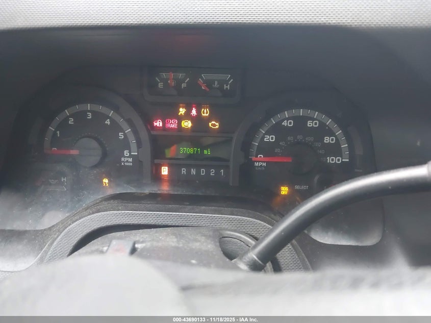 2014 Ford E-350 Super Duty Commercial VIN: 1FDSS3EL1EDB13295 Lot: 43690133