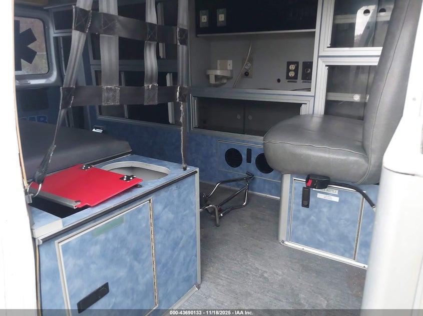 2014 Ford E-350 Super Duty Commercial VIN: 1FDSS3EL1EDB13295 Lot: 43690133