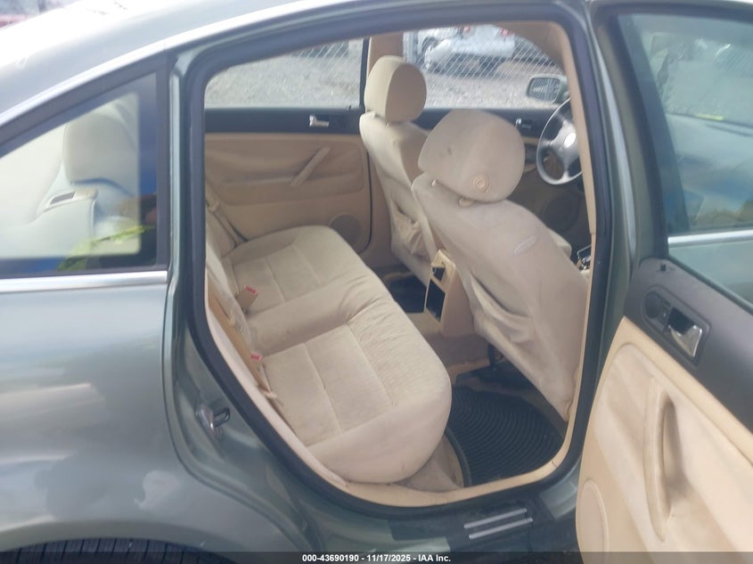 2003 Volkswagen Passat Gl VIN: WVWMD63B83P383185 Lot: 43690190