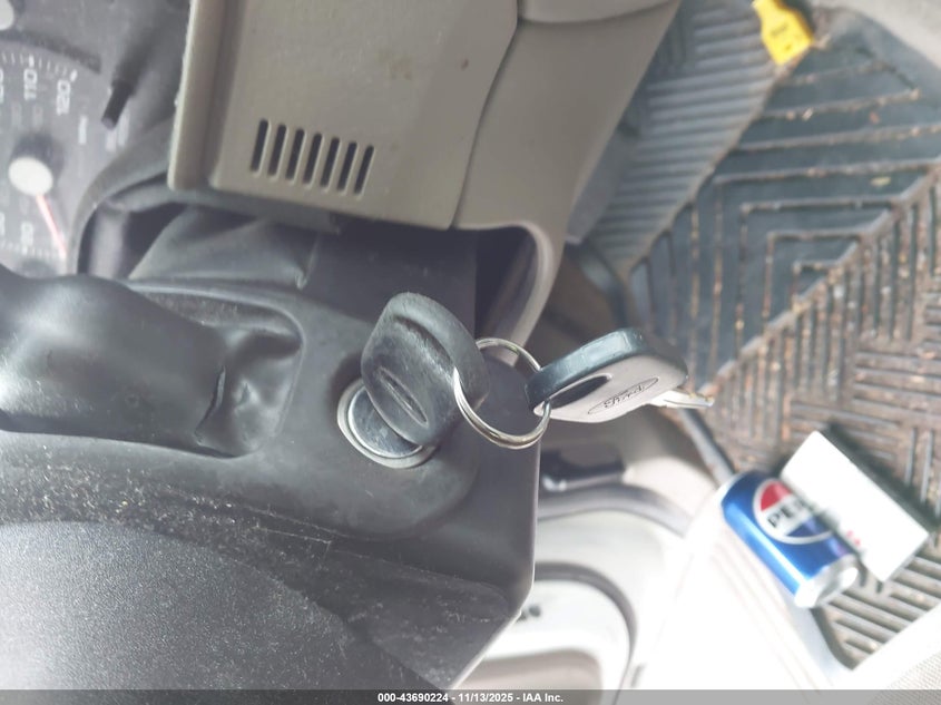 2004 Ford Explorer Nbx/Xlt VIN: 1FMZU73K34UA10565 Lot: 43690224