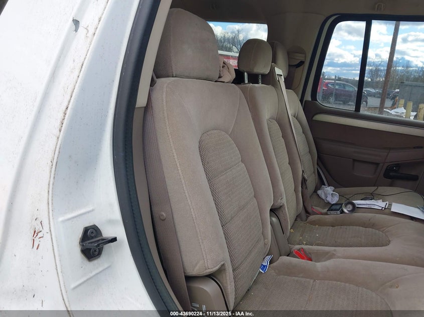 2004 Ford Explorer Nbx/Xlt VIN: 1FMZU73K34UA10565 Lot: 43690224