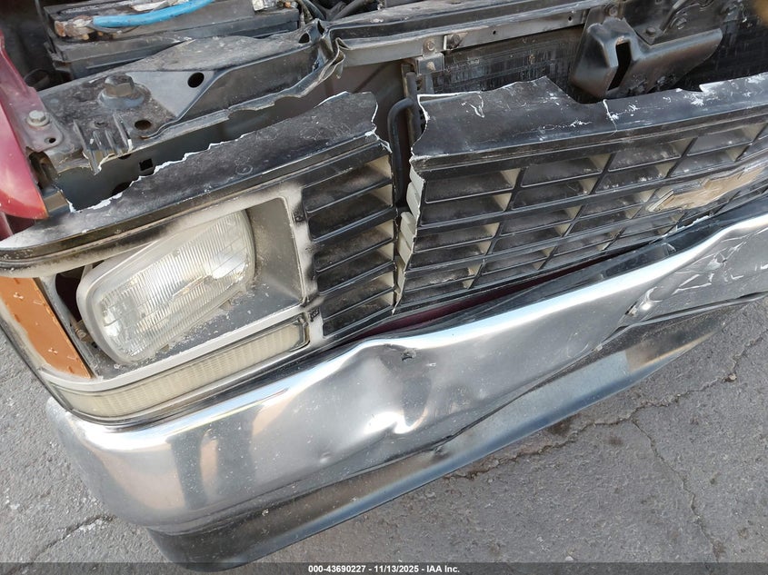 1991 Chevrolet Gmt-400 C1500 VIN: 2GCEC19Z1M1215174 Lot: 43690227