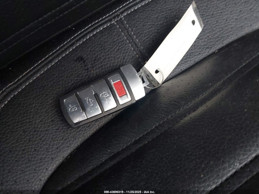 2013 Volkswagen Cc 2.0T Sport VIN: WVWBP7AN4DE504972 Lot: 43690319