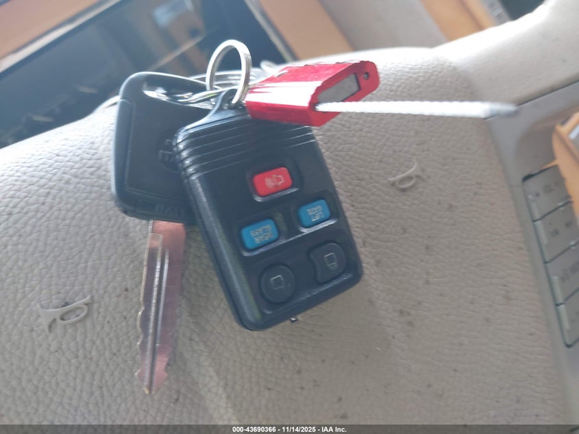 2007 Lincoln Navigator Ultimate VIN: 5LMFU27587LJ08279 Lot: 43690366