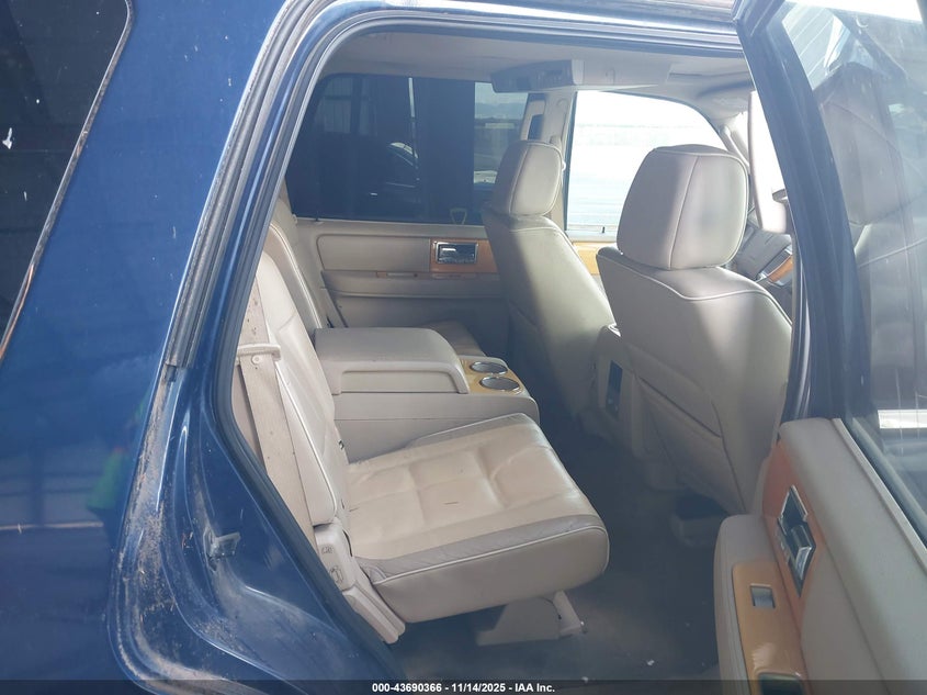 2007 Lincoln Navigator Ultimate VIN: 5LMFU27587LJ08279 Lot: 43690366