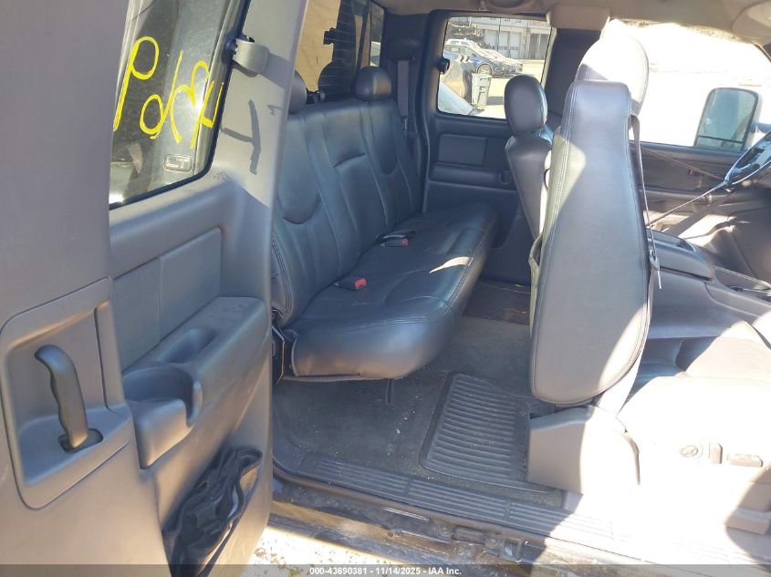 2003 Chevrolet Silverado 2500Hd Ls/Lt VIN: 1GCHK29133E111279 Lot: 43690381