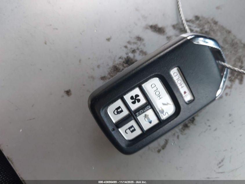 2018 Honda Clarity Plug-In Hybrid VIN: JHMZC5F11JC007128 Lot: 43690499