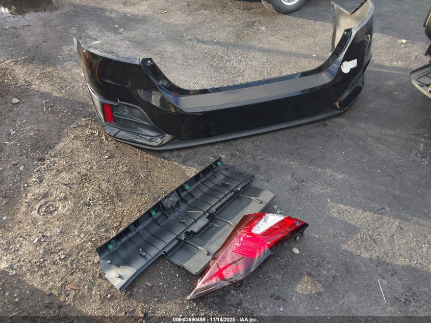 2018 Honda Clarity Plug-In Hybrid VIN: JHMZC5F11JC007128 Lot: 43690499