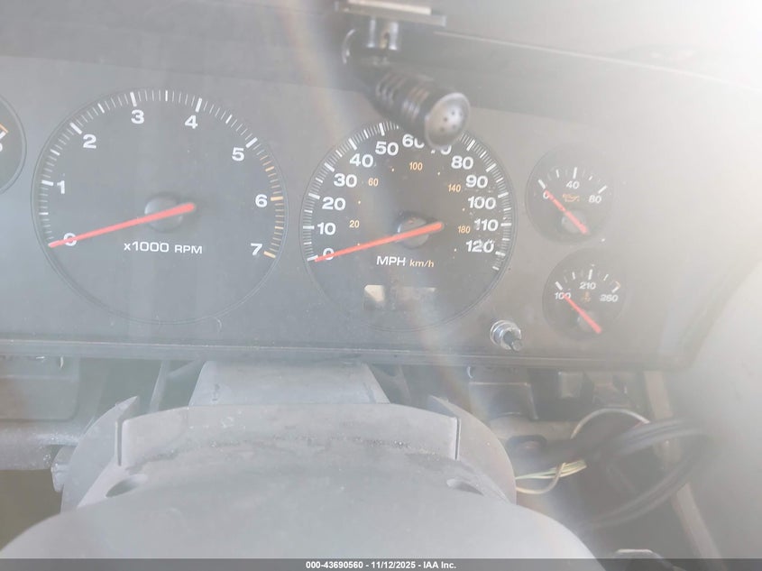 2000 Jeep Grand Cherokee Limited VIN: 1J4G258N3YC424749 Lot: 43690560