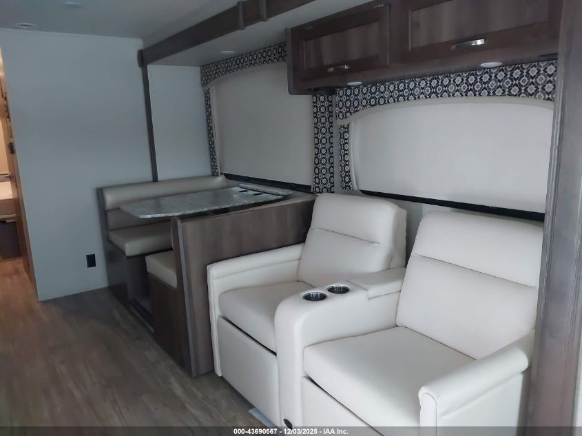 2018 Ford F53 VIN: 1F65F5DY6J0A02096 Lot: 43690567