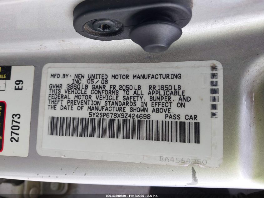 2009 Pontiac Vibe VIN: 5Y2SP678X9Z424698 Lot: 43690589