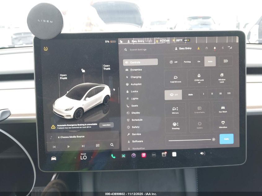 2023 Tesla Model Y Awd/Long Range Dual Motor All-Wheel Drive VIN: 7SAYGDEE0PF867570 Lot: 43690602